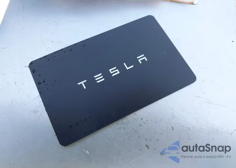 2024 Tesla Model Y Long Range Dual Motor All-Wheel Drive из США, поврежденный, VIN 7SAYGDEE6RF064717